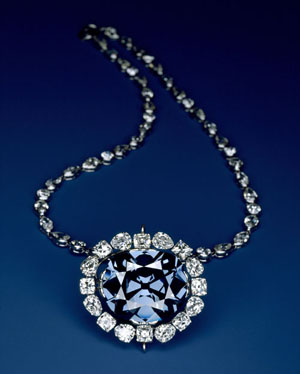 hope-diamond-necklace-fancy-blue-diamond-guide-image-1