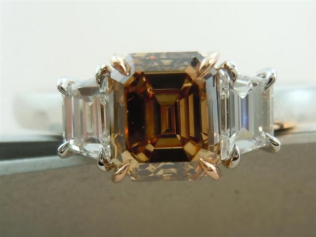 r4127-champagne-emerlad-cut-diamond-ring-b